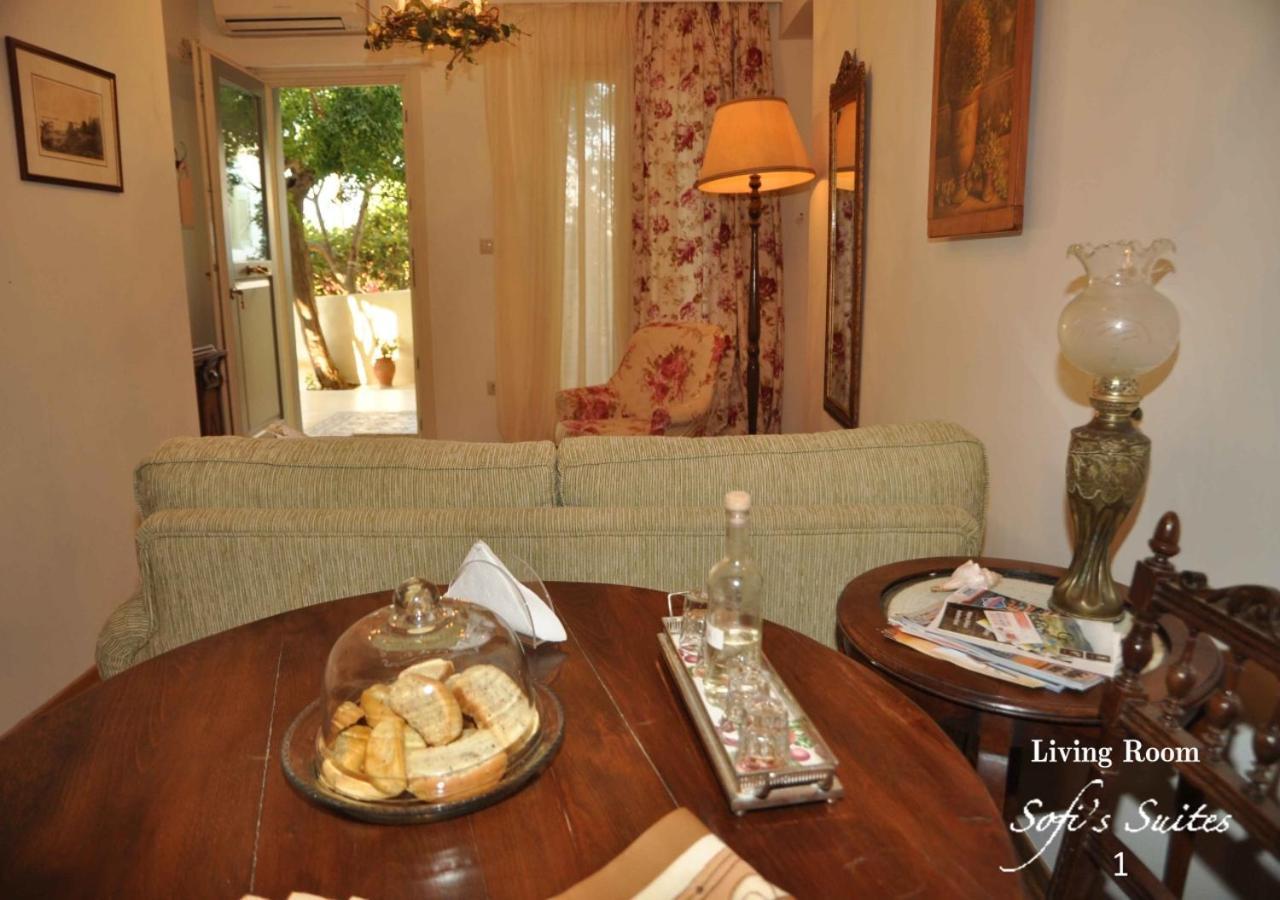 Sofi'S Suites Andros Bagian luar foto